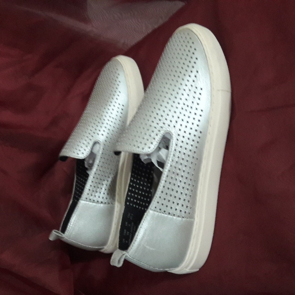 Hush Puppies Women's Shoes Manda Loafer Silver White  Size 8 M Slip on N…